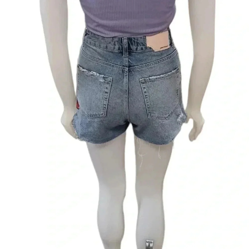 Zara High Rise Distressed Lip Appliqués Patches Denim Shorts Size 02 - Picture 5 of 10